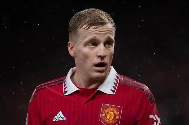 阿贾克斯CEO范德萨证实：皇马曼联有意范德贝克